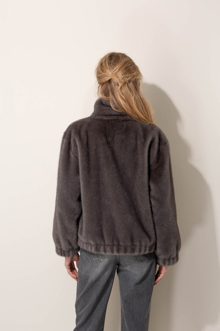 Cozy Faux Fur Takki Graphite