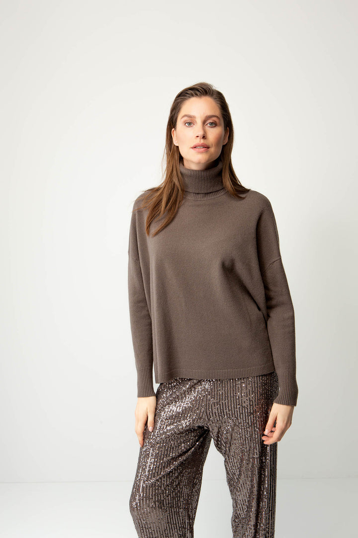 Studio Noir Merino Relaxed Pooloneule Truffle