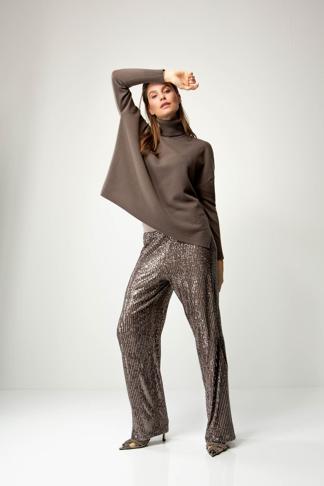 Studio Noir Merino Relaxed Pooloneule Truffle
