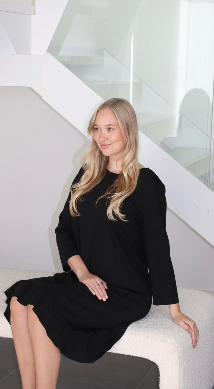 Amanda Frill Mekko Black