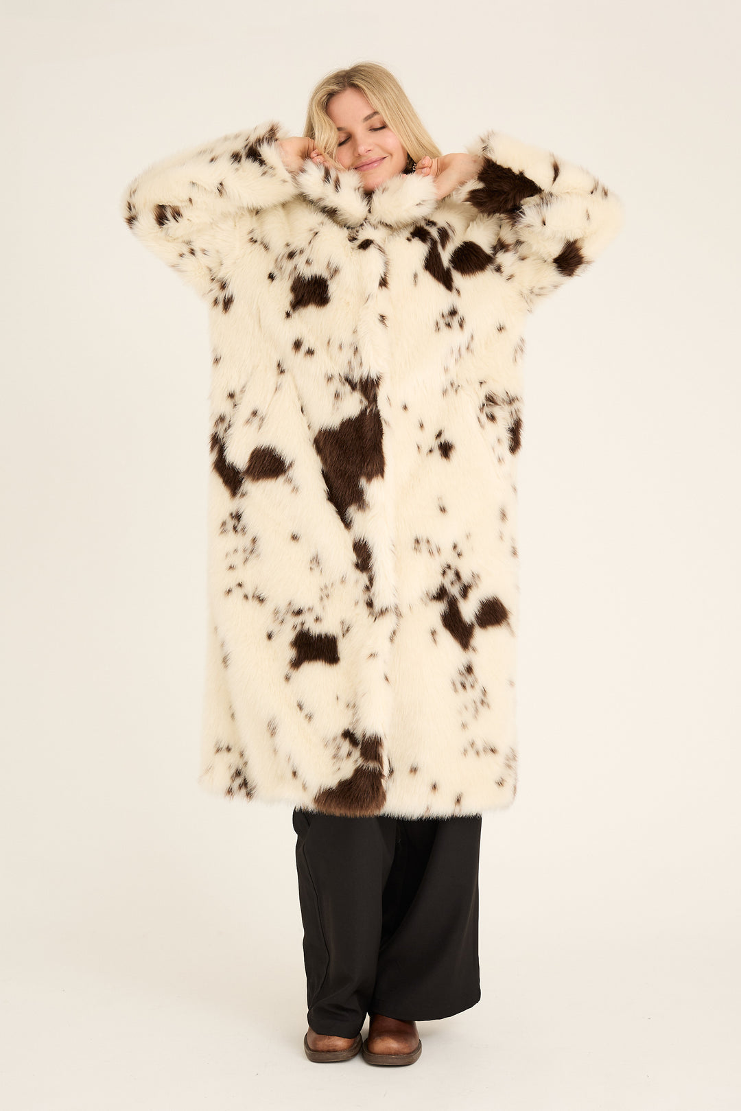 Kolvina Takki Brown/White