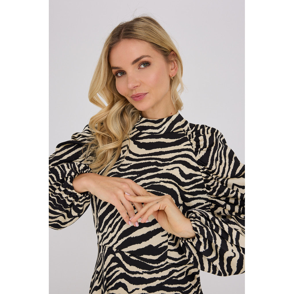 Ferina Mekko Black/Off White