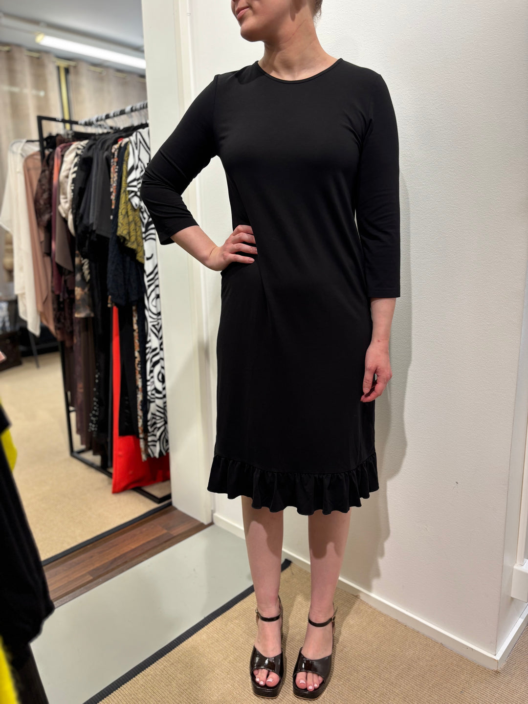 Amanda Frill Mekko Black