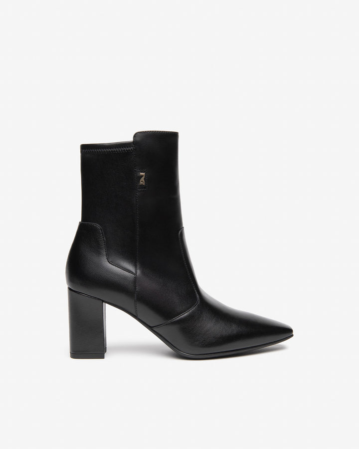 NeroGiardini Nahkanilkkurit Black