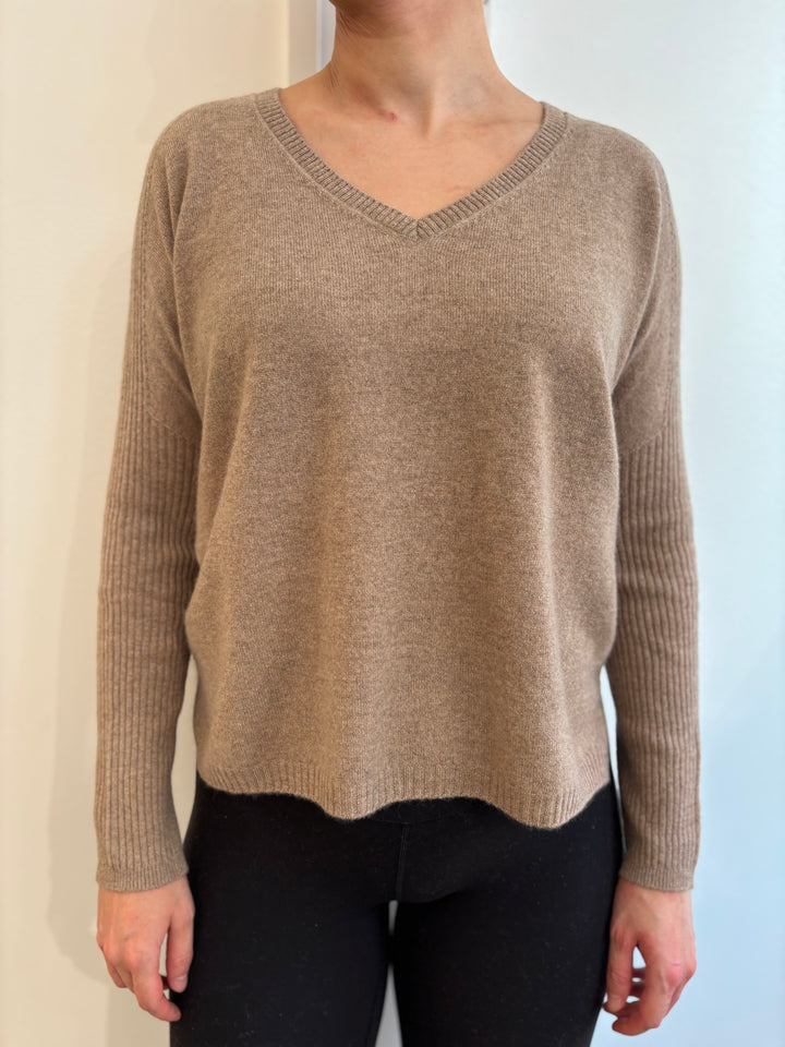 Ribbed Soft V-Neck Cashmere Taupe