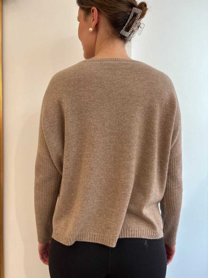 Ribbed Soft V-Neck Cashmere Taupe