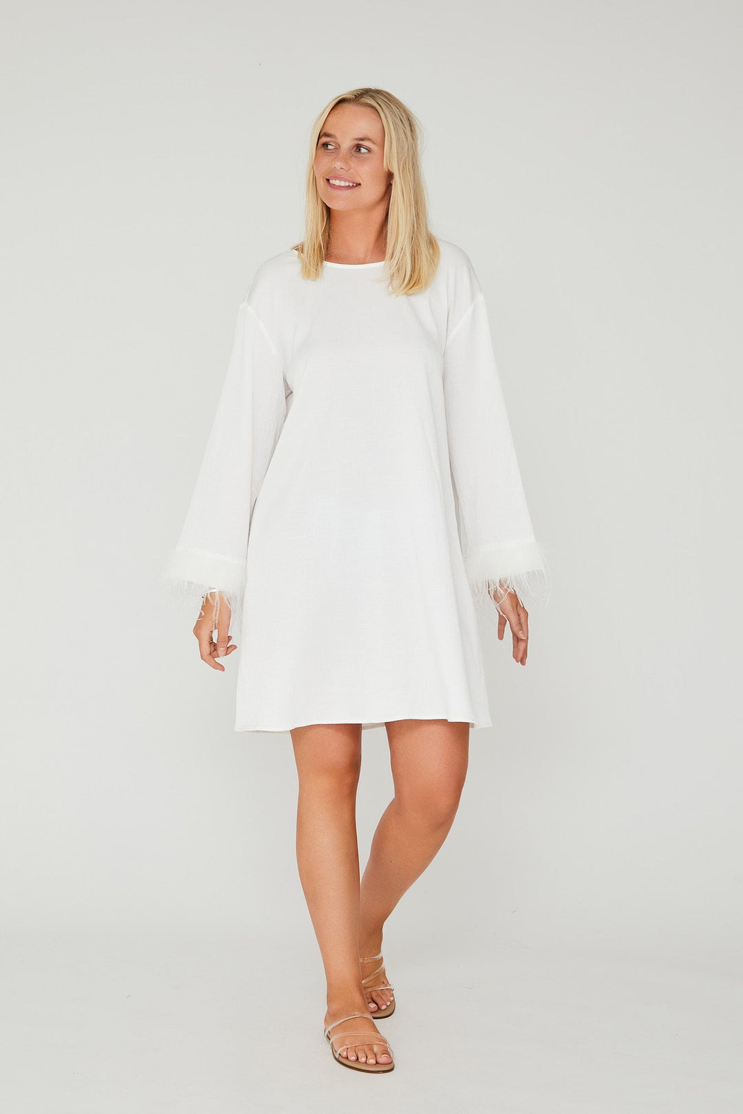 Brady Feather Mekko White - A - VIEW - My Milou