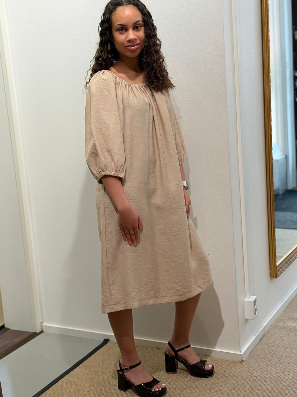 Sienna Mekko Beige - Niccolei - My Milou